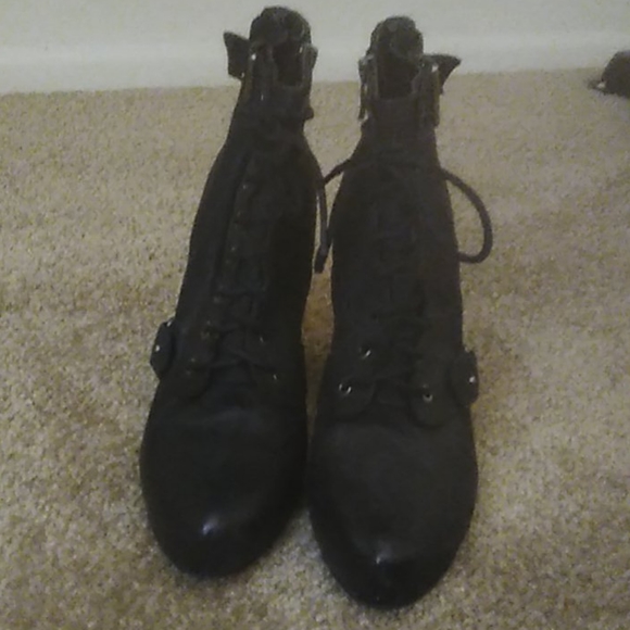 Lace up boots - Picture 2 of 5